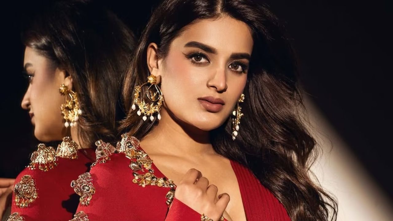 Hyderabad Event Chaos: ‘द राजा साहब’ के गाने लॉन्च में भीड़ से घिरीं निधि अग्रवाल, वीडियो वायरल