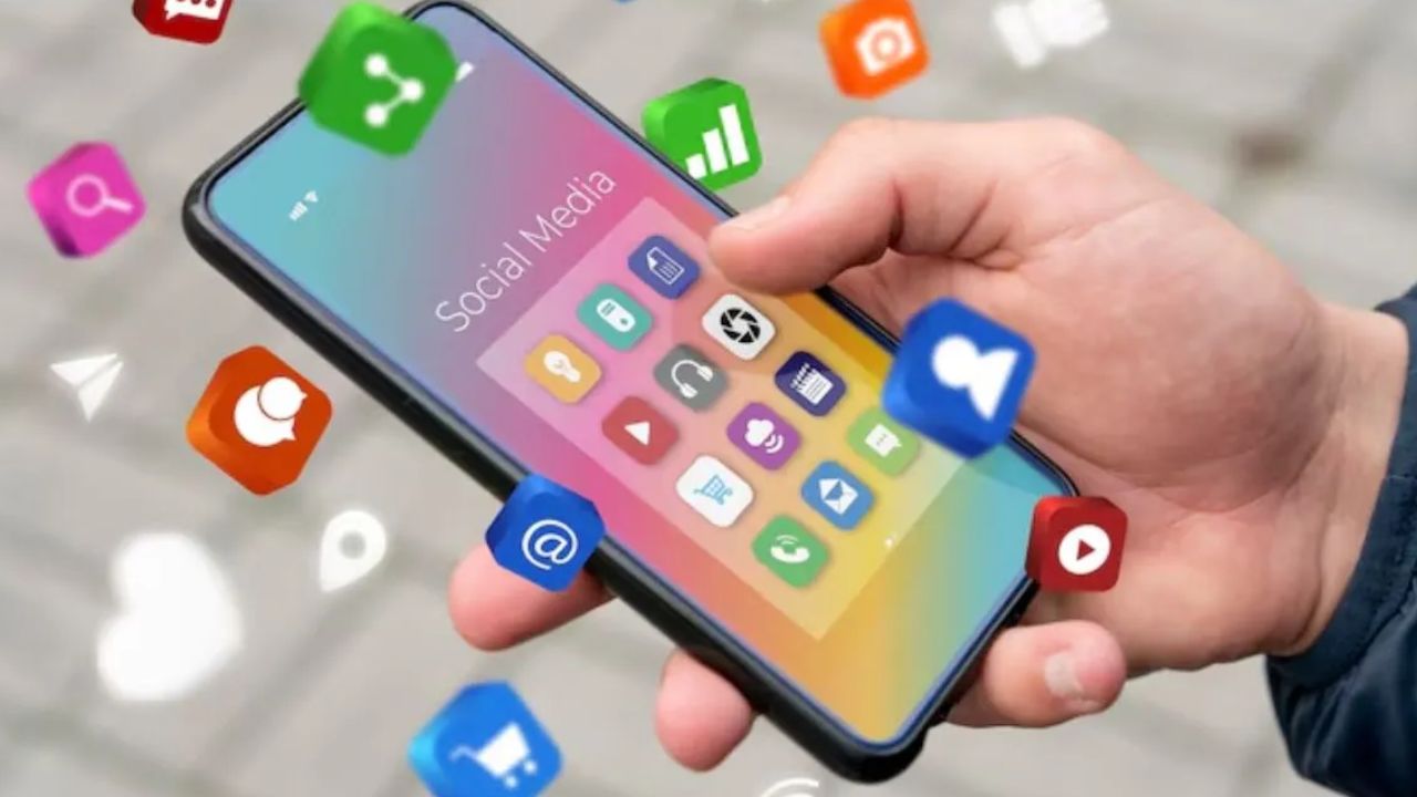 2025 Tech धमाका: 5 डिवाइस जो सब पर पड़े भारी, फोन हवा से हल्के, देखिए लिस्ट