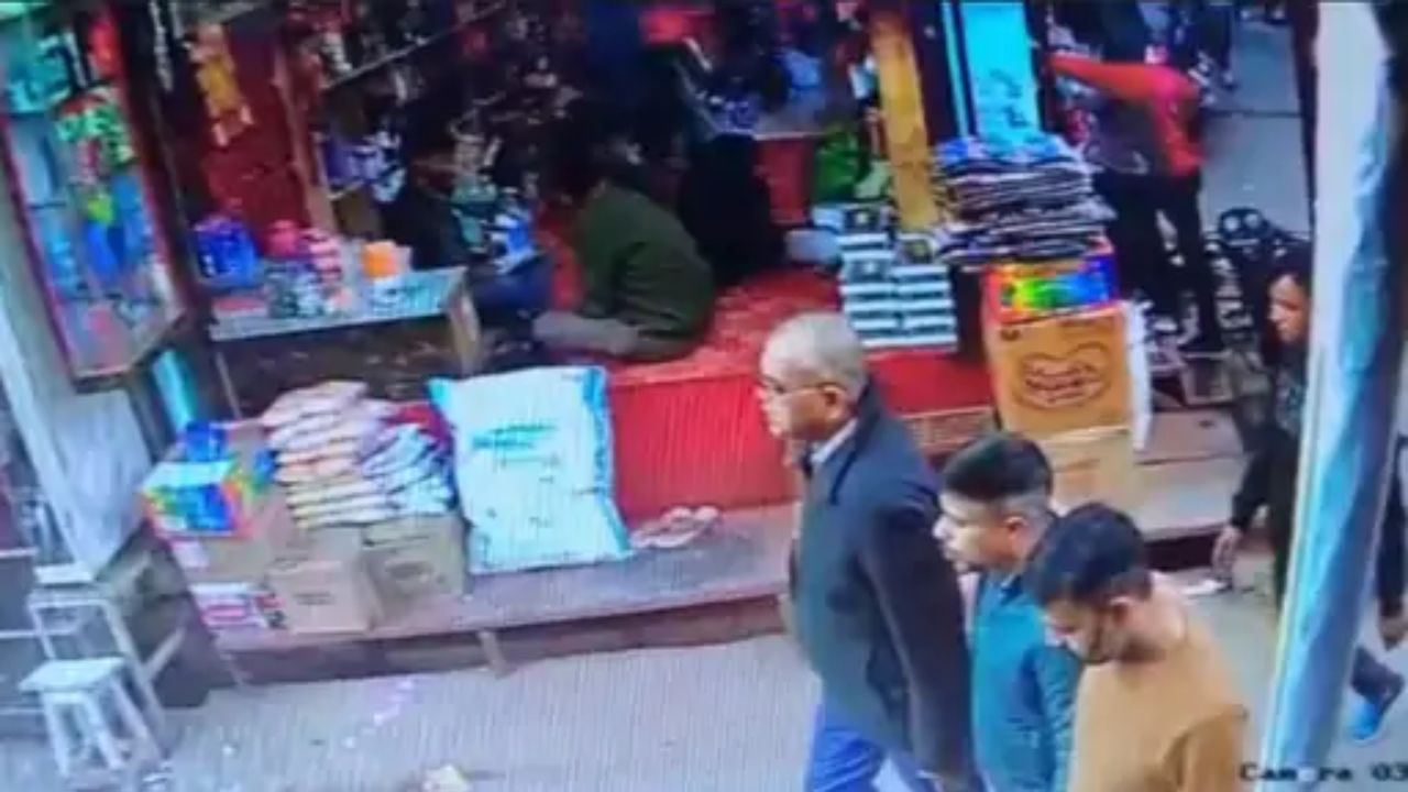 CBI Raid in Jalaun: कोंच LSG Post Office में रिश्वतखोरी का भंडाफोड़, SDI हिरासत में