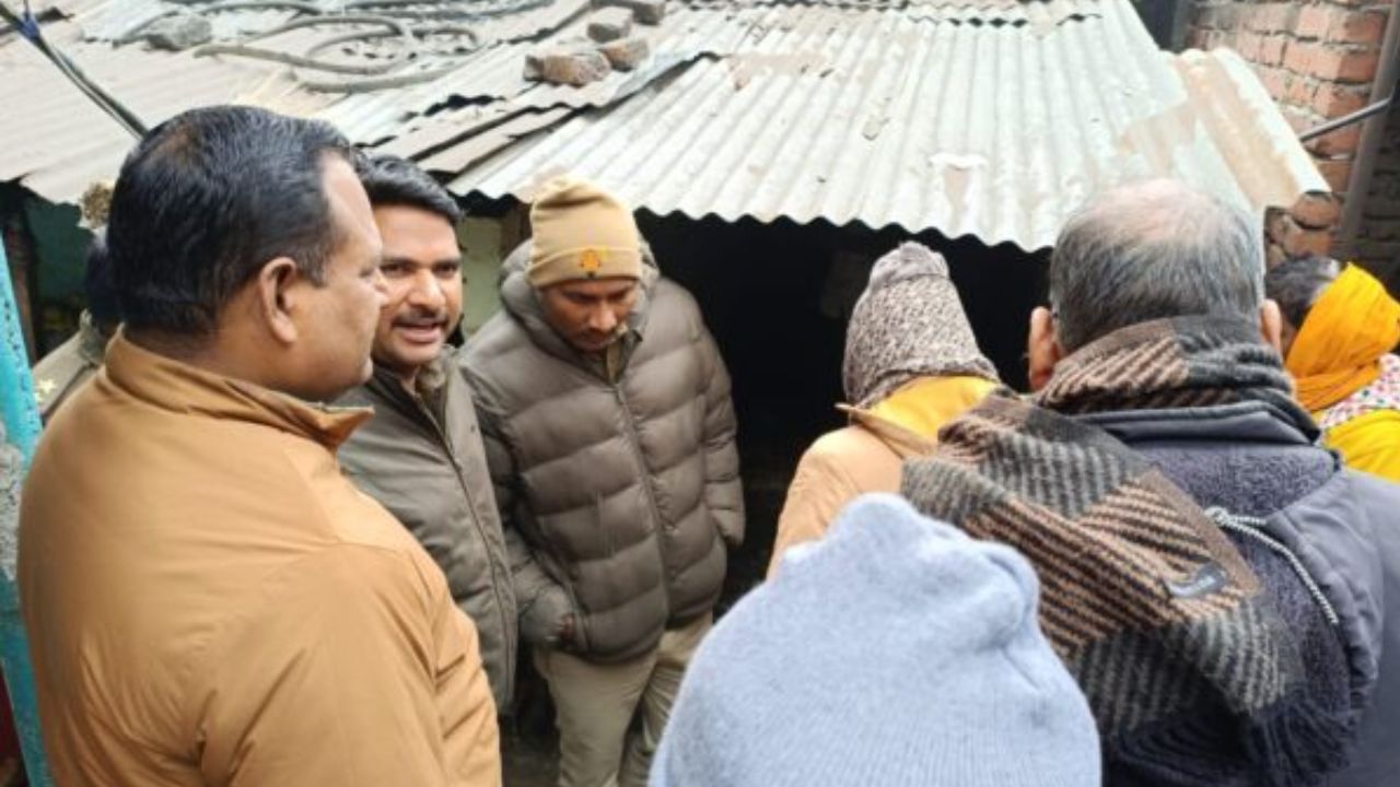 गोरखपुर में कानून का डंडा, 21 साल बाद महिला को मिला घर, पढ़िए पूरी खबर