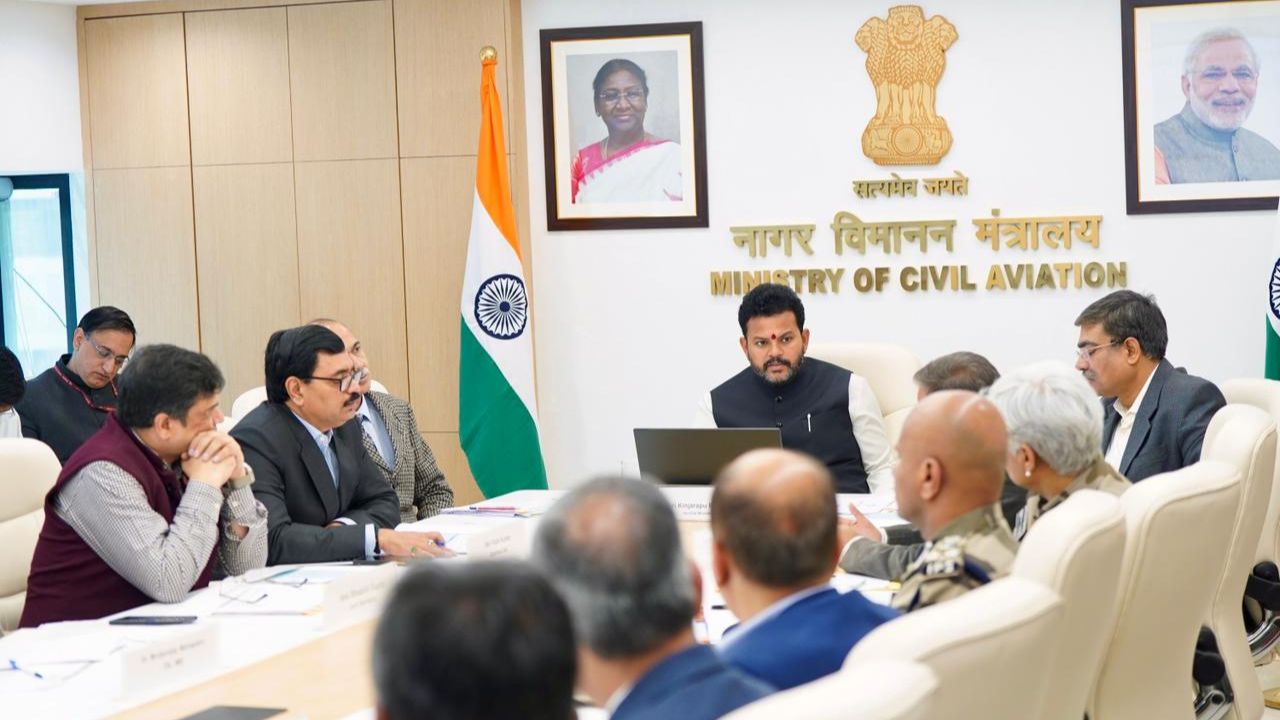 केंद्रीय मंत्री राम मोहन नायडू ने विमान कंपनियों और स्टेक होल्डर्स के साथ की समीक्षा बैठक, दिए ये बड़े निर्देश