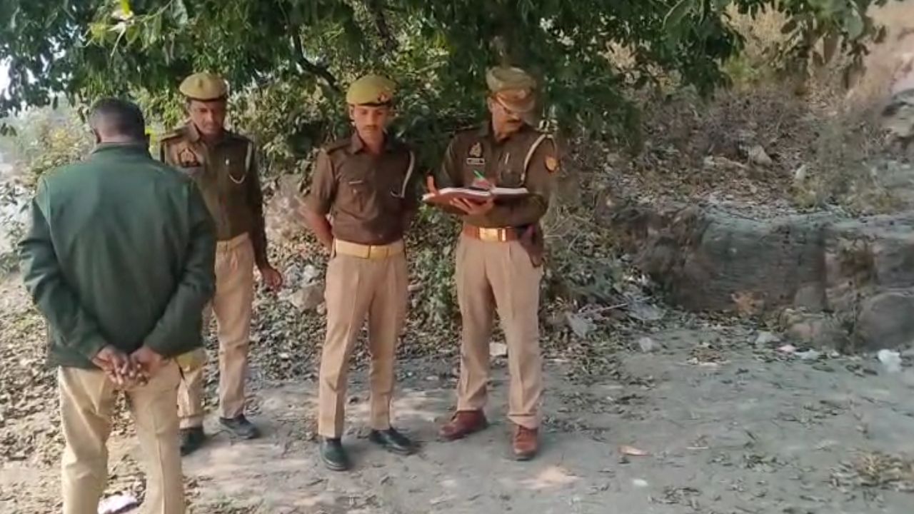 सोनभद्र की सड़कों पर बढ़ती अनहोनी, अधेड़ का शव मिलने से क्षेत्र में भय का माहौल; पढ़ें पूरा मामला