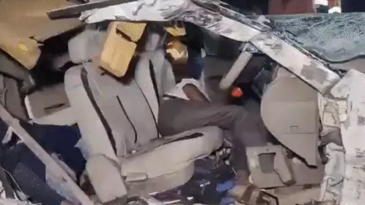 तमिलनाडु में मौत का तांडव: सड़क हादसे में 9 की मौत, कागज के टुकड़ों की तरह पड़ी लाशें