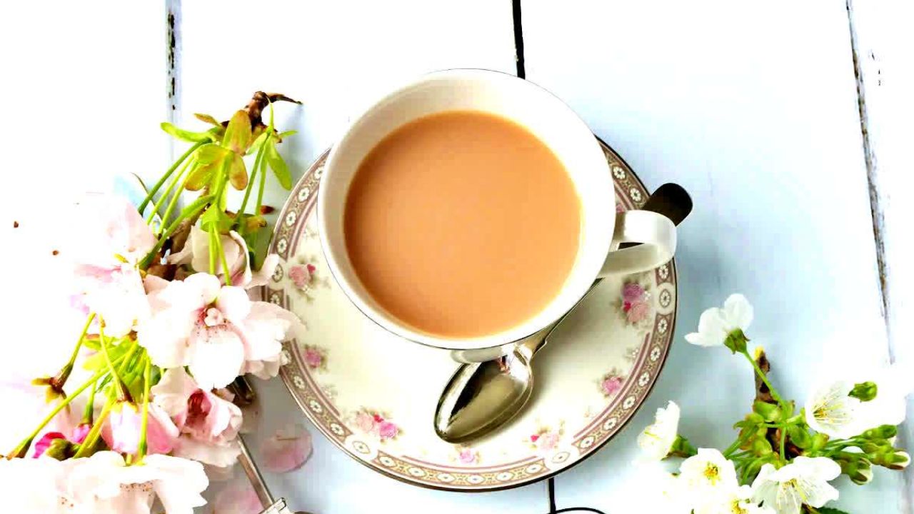 क्या रोज चाय पीने से बढ़ता है वजन? सर्दियों में सही तरीके से पी जाए तो घट सकता है पेट, जानिए आयुर्वेदिक सच