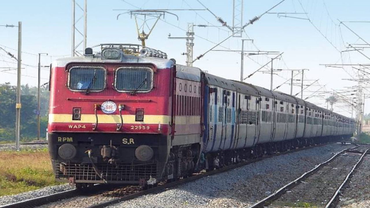 यात्रीगण कृपया ध्यान दें! गोरखपुर-छपरा रूट पर ट्रेनों में बदलाव, इन तारीखों पर रद्द रहेंगी कई गाड़ियां