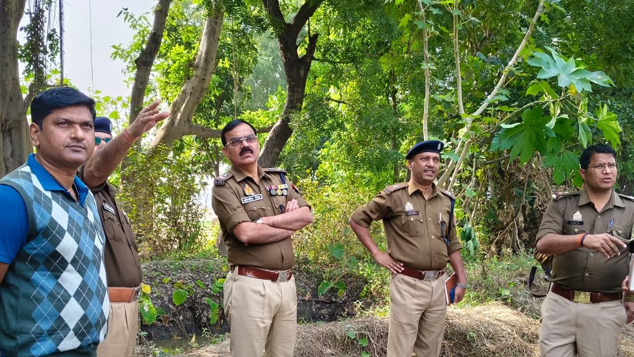 UP News: बलिया में मृत अवस्था में बोरी में बंधा मिला 10 वर्षीय बालक का शव, हत्या की आशंका