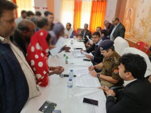 गोरखपुर: डीएम एसएसपी ने चौरी चौरा तहसील दिवस में सुनी जनता की समस्याएं, तुरंत दिए ये निर्देश