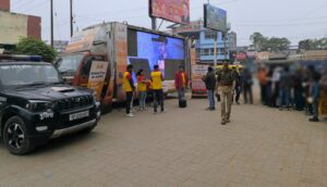 गोरखपुर: धुंध में भी भरोसे की आवाज बनी यूपी-112, दूसरे दिन चला ये अभियान