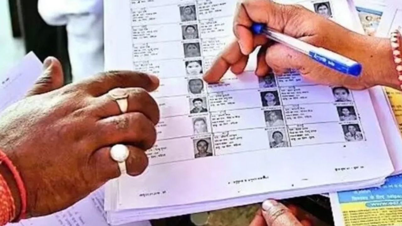 UP News: क्या फिर बढ़ेगी SIR की अंतिम तारीख, जानें इस मुद्दे पर क्या बोले यूपी के मुख्य निर्वाचन अधिकारी