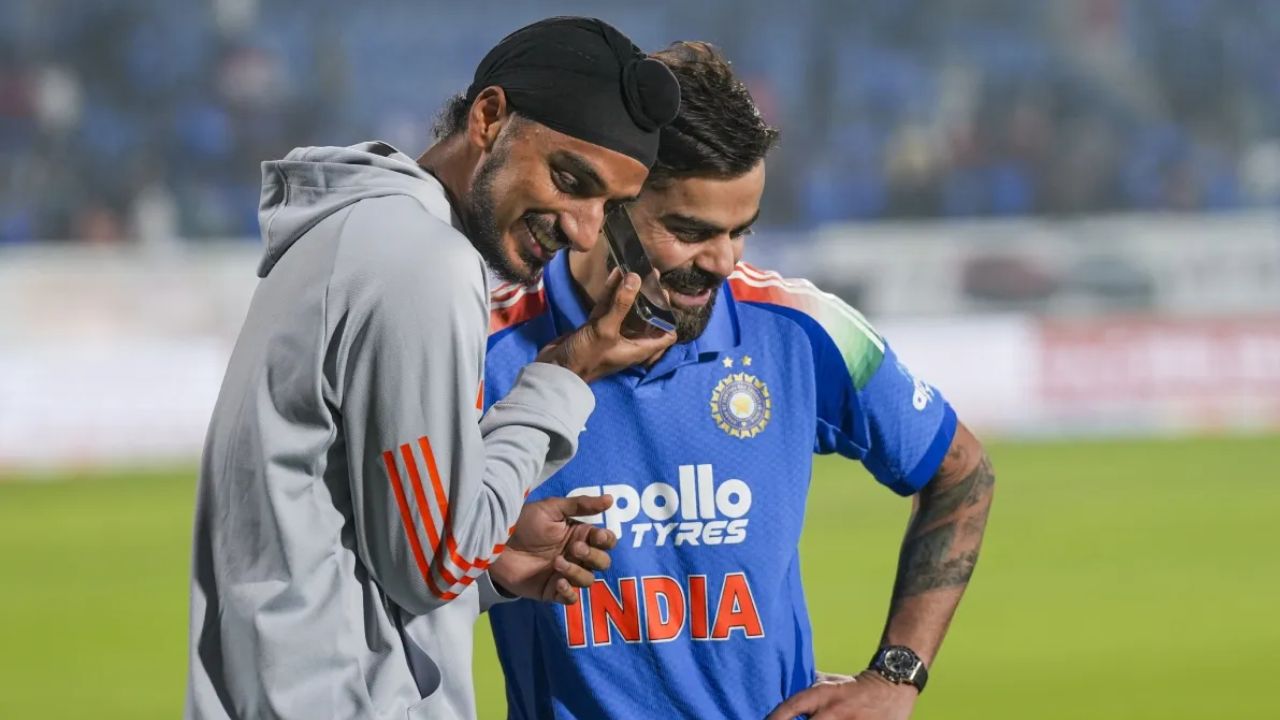 Virat-Arshdeep Video: अर्शदीप ने पूछा शतक कहां गया, कोहली ने दे दिया ऐसा जवाब कि हंसी रोकना मुश्किल