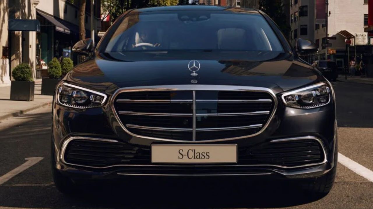 V8 इंजन के साथ आई नई Mercedes S-Class, डिजाइन और AI फीचर्स में बड़ा बदलाव; जानें इसकी खासियत