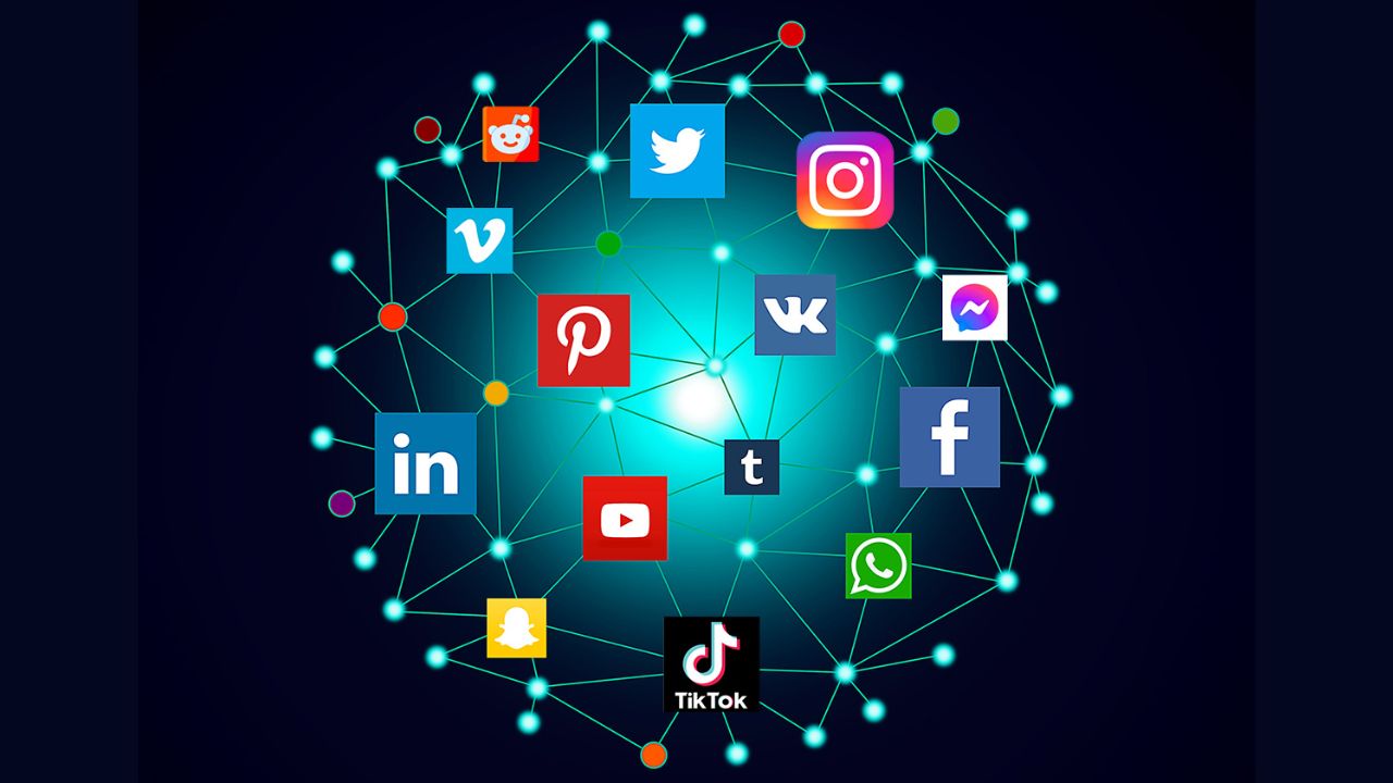 सूचना एवं शिक्षा मंत्री नारा लोकेश का कहना है कि 16 साल से कम उम्र के बच्चे ऑनलाइन कंटेंट को पूरी तरह समझने और सही-गलत का निर्णय लेने में सक्षम नहीं होते। ऐसे में एल्गोरिदम आधारित कंटेंट और रील कल्चर उनके मानसिक स्वास्थ्य पर गहरा असर डाल सकता है। सरकार का मानना है कि डिजिटल स्वतंत्रता से पहले डिजिटल सुरक्षा जरूरी है। (Img- Internet)