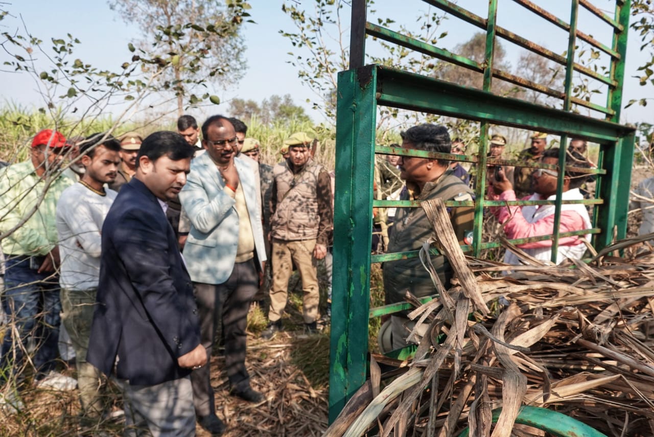 तेंदुए के हमले में युवती की मौत मामले में Maharajganj DM पहुंचे घटनास्थल पर, दिए ये निर्देश