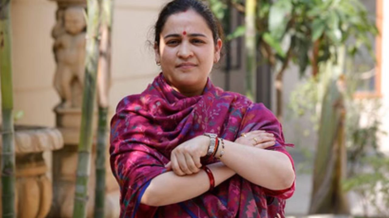 Aparna Yadav: अपर्णा यादव पर परिवार में जहर घोलने का गंभीर आरोप, जानिए क्या-क्या कहा प्रतीक ने?