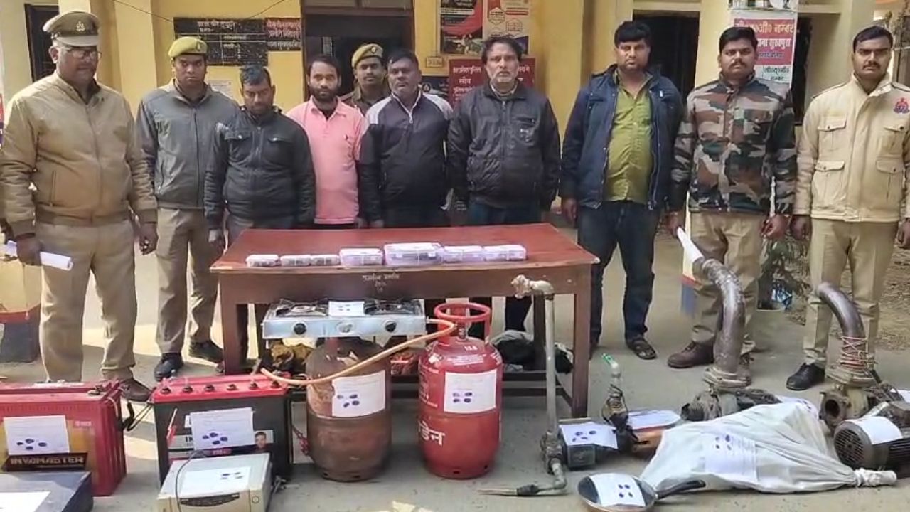 बलिया में मंदिर में हुई चोरी का खुलासा, 5 शातिर चोर सामान सहित गिरफ्तार