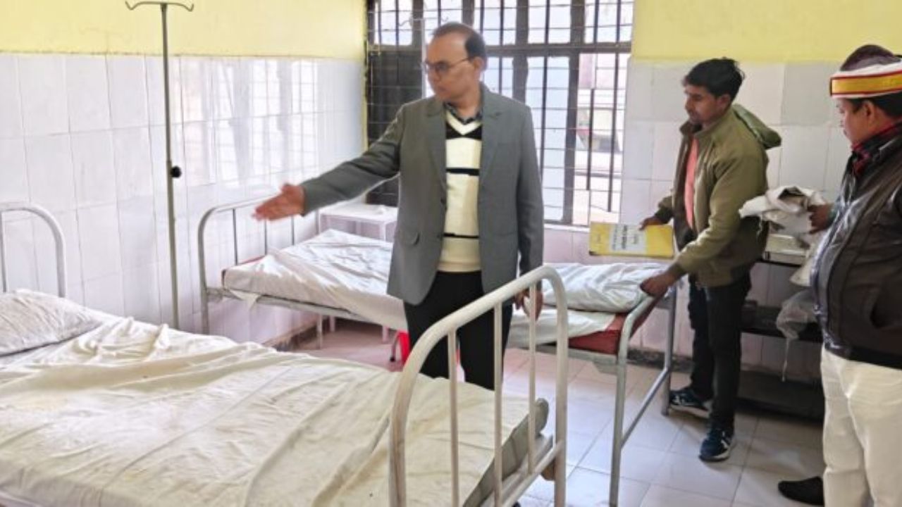 Balrampur News: सीएमओ ने डॉक्टर समेत इन 5 कर्मचारियों पर लिया ये एक्शन