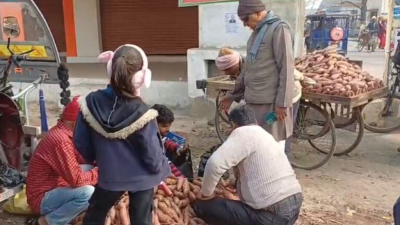 Balrampur: सकट चौथ को लेकर बाजारों में उमड़ी भीड़, दुकानदारों के चेहरों पर रौनक