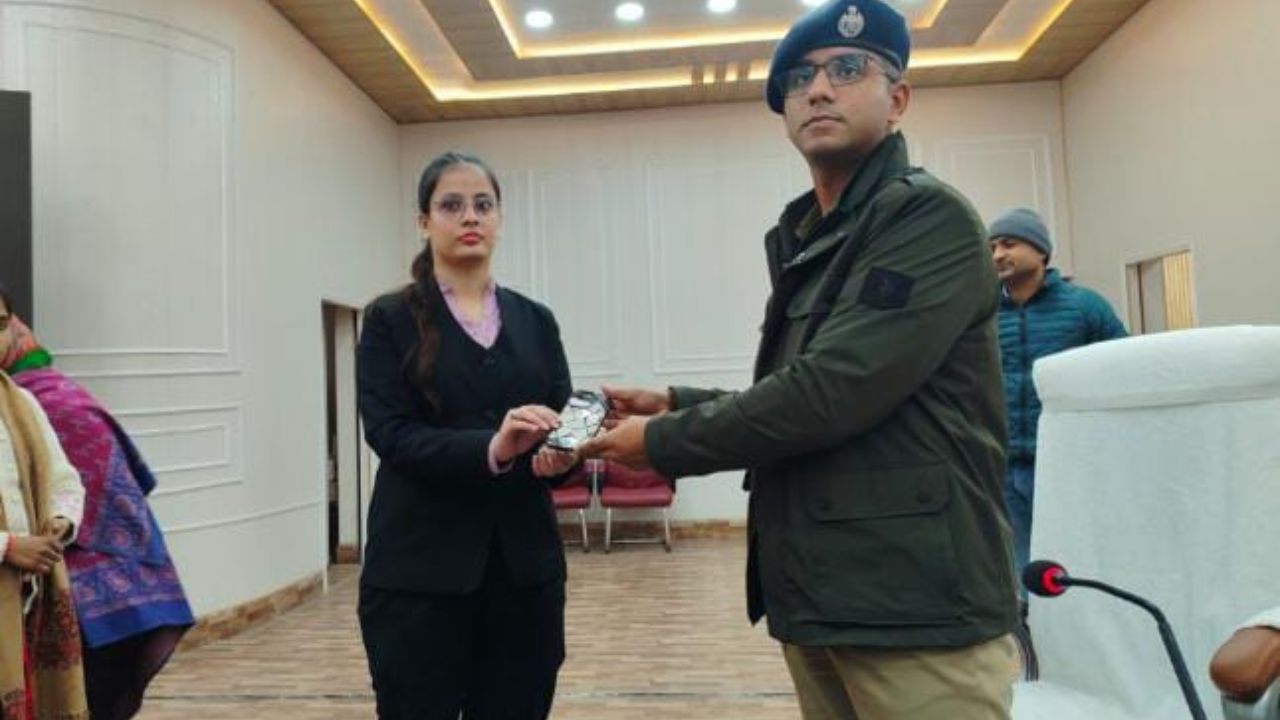 Bareilly News: पुुलिस ने लोगों के चेहरे पर दिलाई खुशी, जानिए क्या है मामला