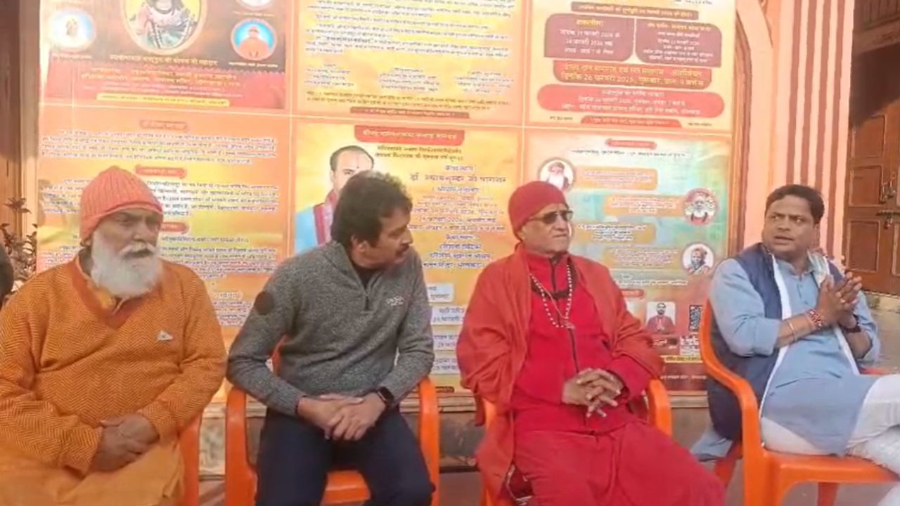 भीलवाड़ा में  गौसेवा को नई रफ्तार: महामंडलेश्वर स्वामी हंसराम उदासीन ने सौंपा 10.43 लाख रुपये का चेक