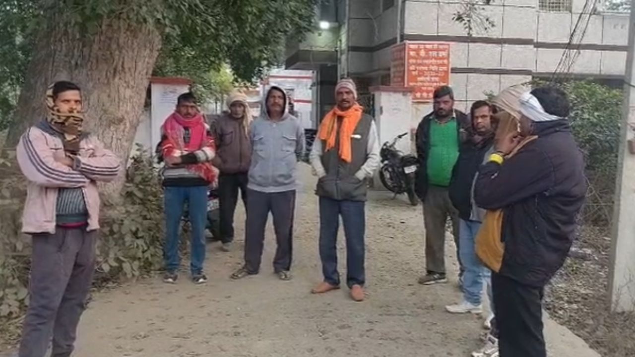 उझानी में नाबालिग किशोरी ने की आत्महत्या, मनचलों से परेशान होकर उठाया खौफनाक कदम; पढ़ें पूरी खबर