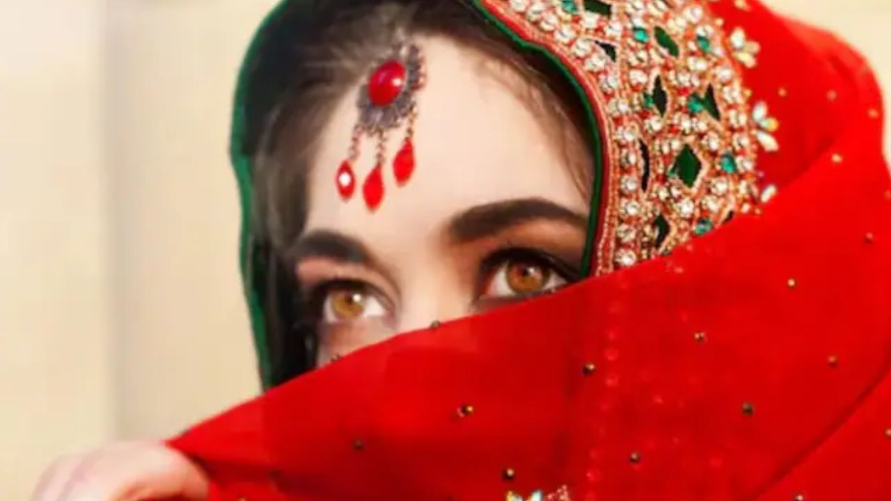 साहब! मेरी पत्नी को वापस ले आओ… पति की इस गुहार ने गूंजा थाना, पढ़ें बाराबंकी के इस रिश्तें में कैसे आई दरार?