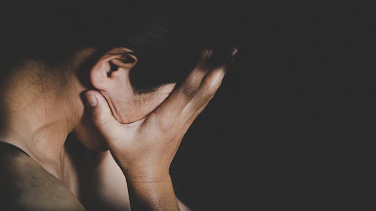 रक्षक ही बना भक्षक: दरोगा ने लूटी नाबालिग की आबरू,  यू-ट्यूबर भी रहा शामिल; ऐसे हुआ खुलासा