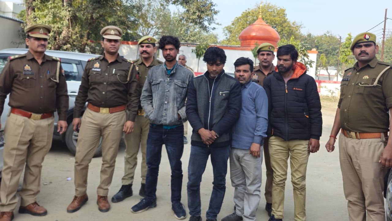 Etah Crime: एटा पुलिस को बड़ी कामयाबी, 7 चोरी की घटनाओं का खुलासा