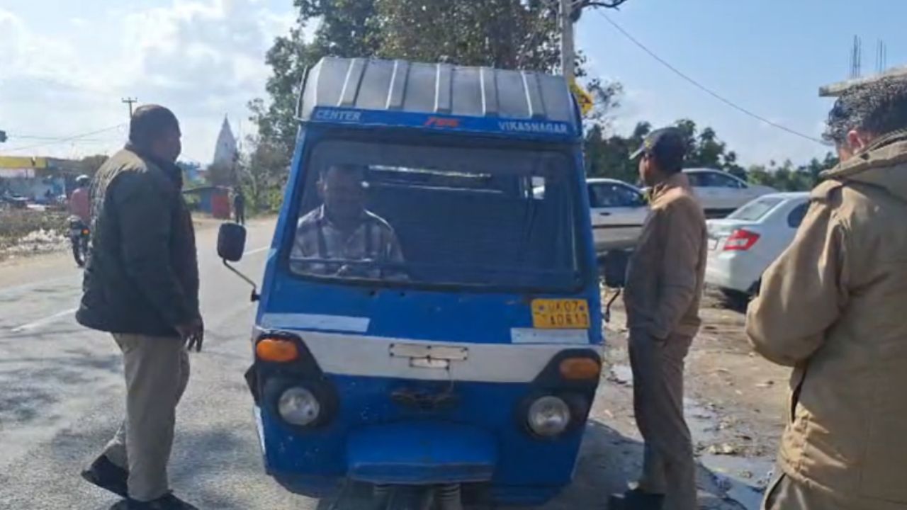 देहरादून में परिवहन विभाग की सख्त कार्रवाई: ई-रिक्शा और दोपहिया वाहन जांचे गए, जानें इसके पीछे का उद्देश्य