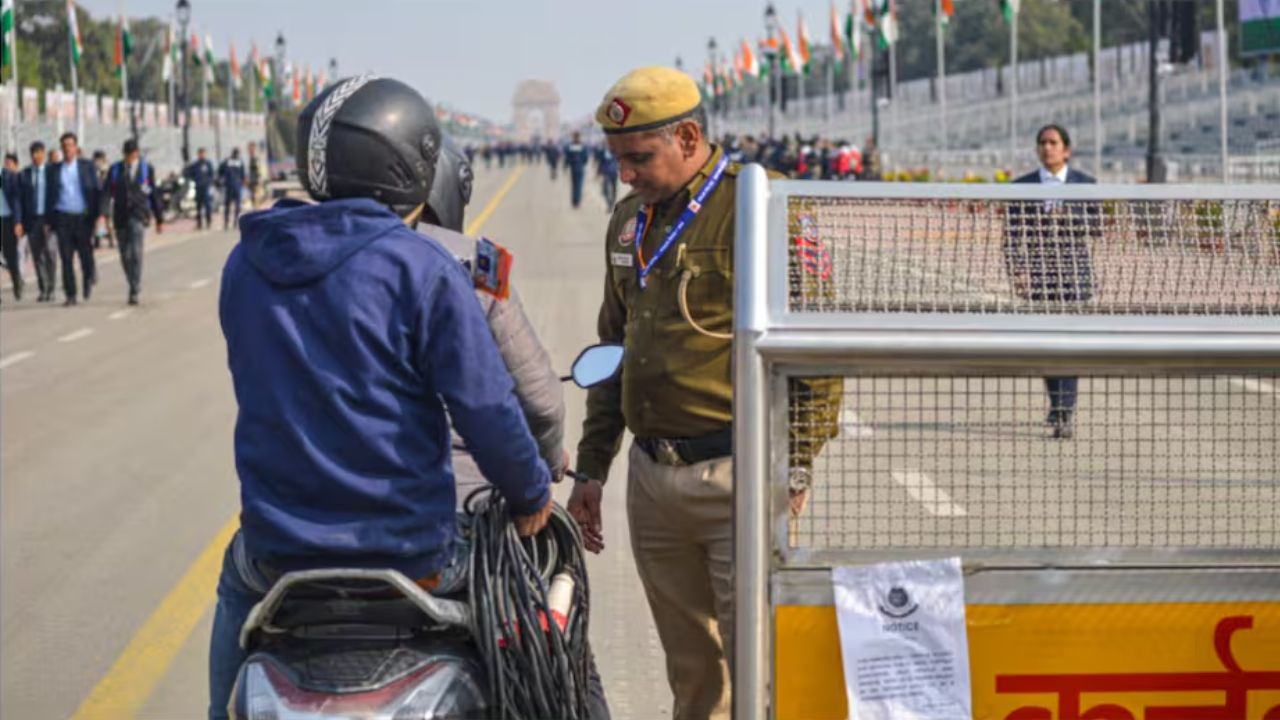Republic Day 2026: दिल्ली-NCR में सुरक्षा चाक-चौबंद, चिल्ला बॉर्डर पर सख्ती