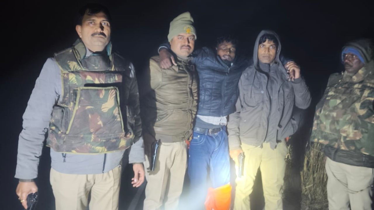 UP Encounter: देवरिया में इनामी अपराधी को दबोचने में पुलिस की जी-तोड़ कार्रवाई, अवैध हथियार बरामद