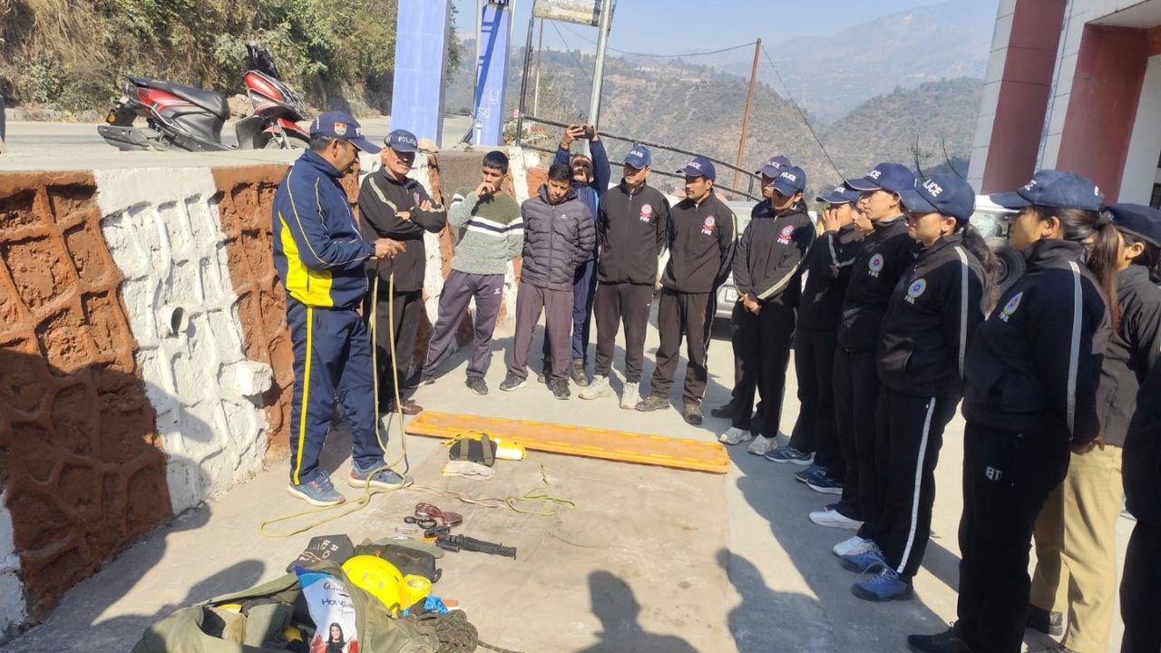 Rudraprayag News: आपदा से पहले अलर्ट मोड में प्रशासन, रुद्रप्रयाग में हुआ खास अभ्यास