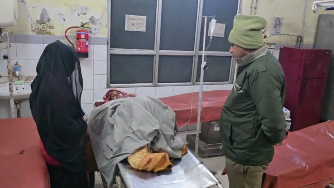 एटा में सुबह-सुबह ऐसा क्या हुआ कि युवती लहूलुहान हालत में पहुंची मेडिकल कॉलेज? पूरी वारदात सुन मचा हड़कंप