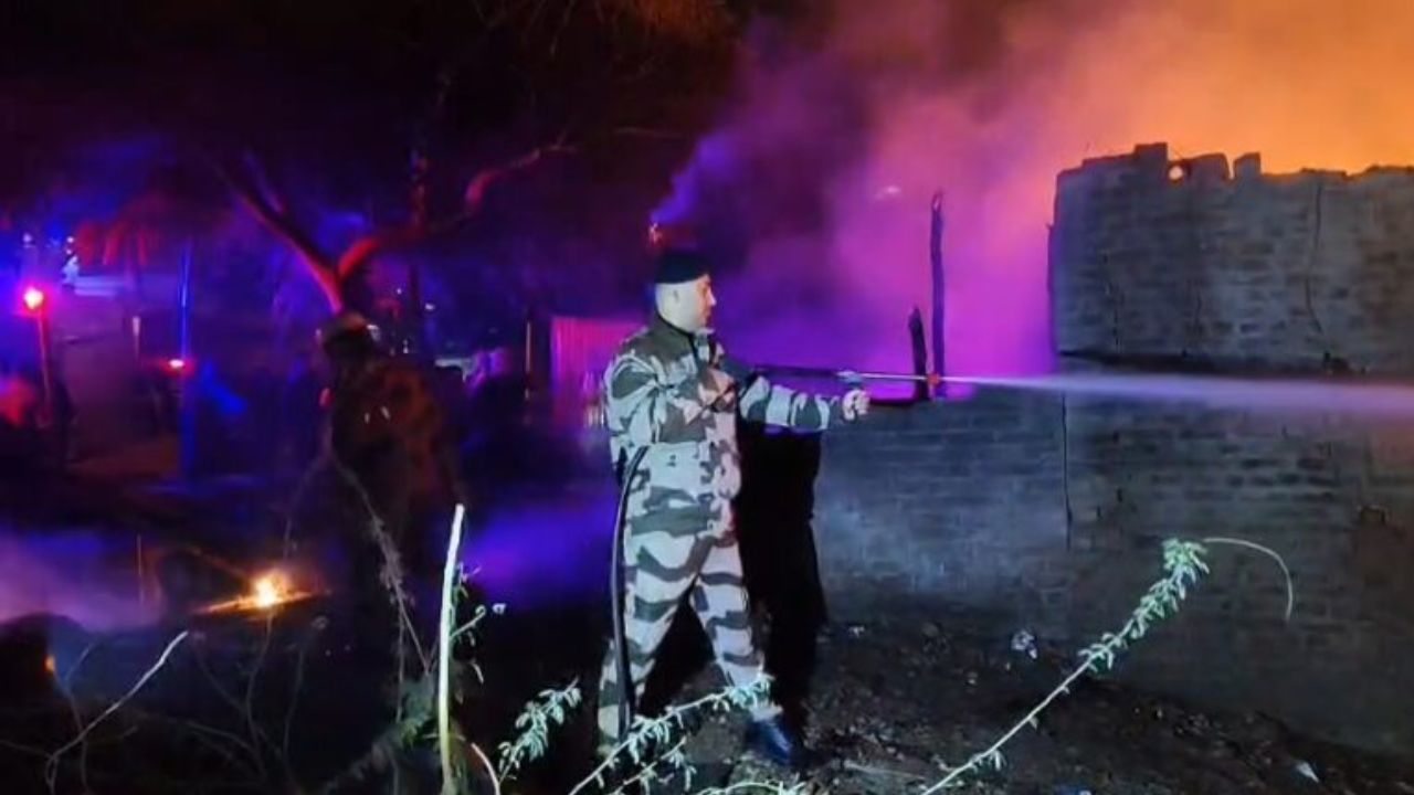 रायबरेली में आग का तांडव, चाय दुकान से लेकर कबाड़ गोदाम तक सब कुछ जलकर राख, दमकल ने रोकी बड़ी अनहोनी