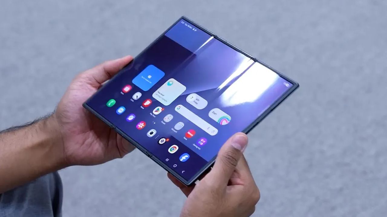 Tech News: फोल्डेबल स्मार्टफोन इतने महंगे क्यों होते हैं? जानिए कीमत के पीछे छिपी असली वजहें