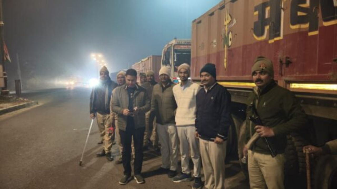 Gorakhpur: अवैध खनन पर प्रशासन का सख्त प्रहार, माफियाओं में हड़कंप, कई वाहन सीज