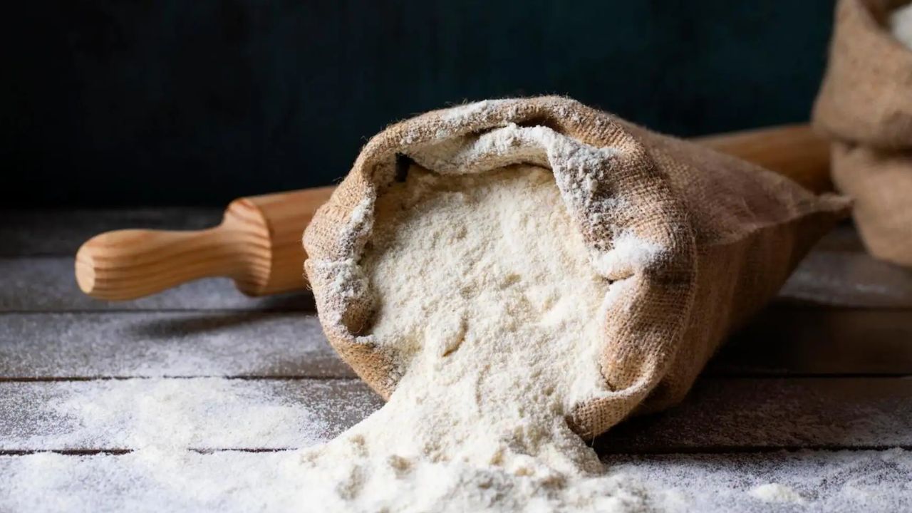 आटे की ताजगी बनाए रखने का सबसे सरल तरीका, आजमाएं ये खास पुराने घरेलू नुस्खे