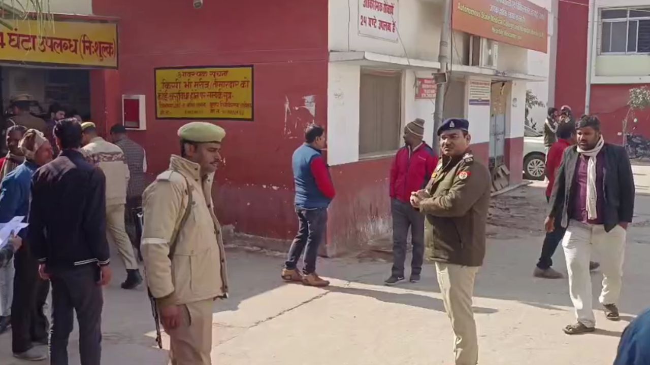 Crime in UP: हरदोई में थाने के अंदर युवक ने पत्नी को मारी गोली, पुलिस महकमे में मचा हड़कंप