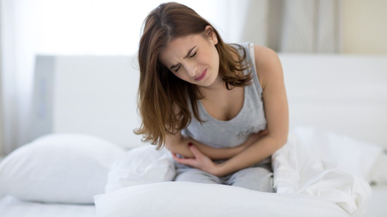 गैस समझकर टाल रहे हैं इन संकेतों को? कहीं यह फैटी लिवर का शुरुआती संकेत तो नहीं, ऐसे पहचानें लक्षण