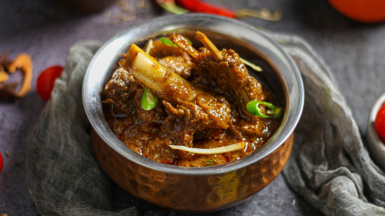 चिकन या मटन… प्रोटीन की रेस में कौन आगे, सेहत के लिए क्या है बेहतर विकल्प?