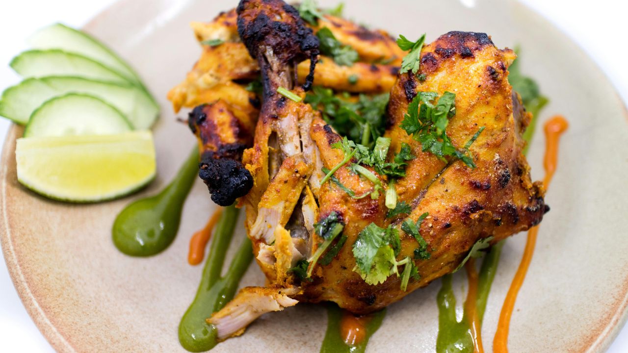 रिसर्च के अनुसार मटन में प्रोटीन के साथ फैट की मात्रा भी ज्यादा होती है। ज्यादा मटन फैट लेने से वजन बढ़ना, ब्लड शुगर असंतुलन, कोलेस्ट्रॉल और ट्राइग्लिसराइड्स बढ़ने का खतरा रहता है। लंबे समय तक नियमित सेवन लिवर और हार्ट हेल्थ को नुकसान पहुंचा सकता है।(फोटो सोर्स- pexels) रिसर्च के अनुसार मटन में प्रोटीन के साथ फैट की मात्रा भी ज्यादा होती है। ज्यादा मटन फैट लेने से वजन बढ़ना, ब्लड शुगर असंतुलन, कोलेस्ट्रॉल और ट्राइग्लिसराइड्स बढ़ने का खतरा रहता है। लंबे समय तक नियमित सेवन लिवर और हार्ट हेल्थ को नुकसान पहुंचा सकता है।(फोटो सोर्स- pexels)