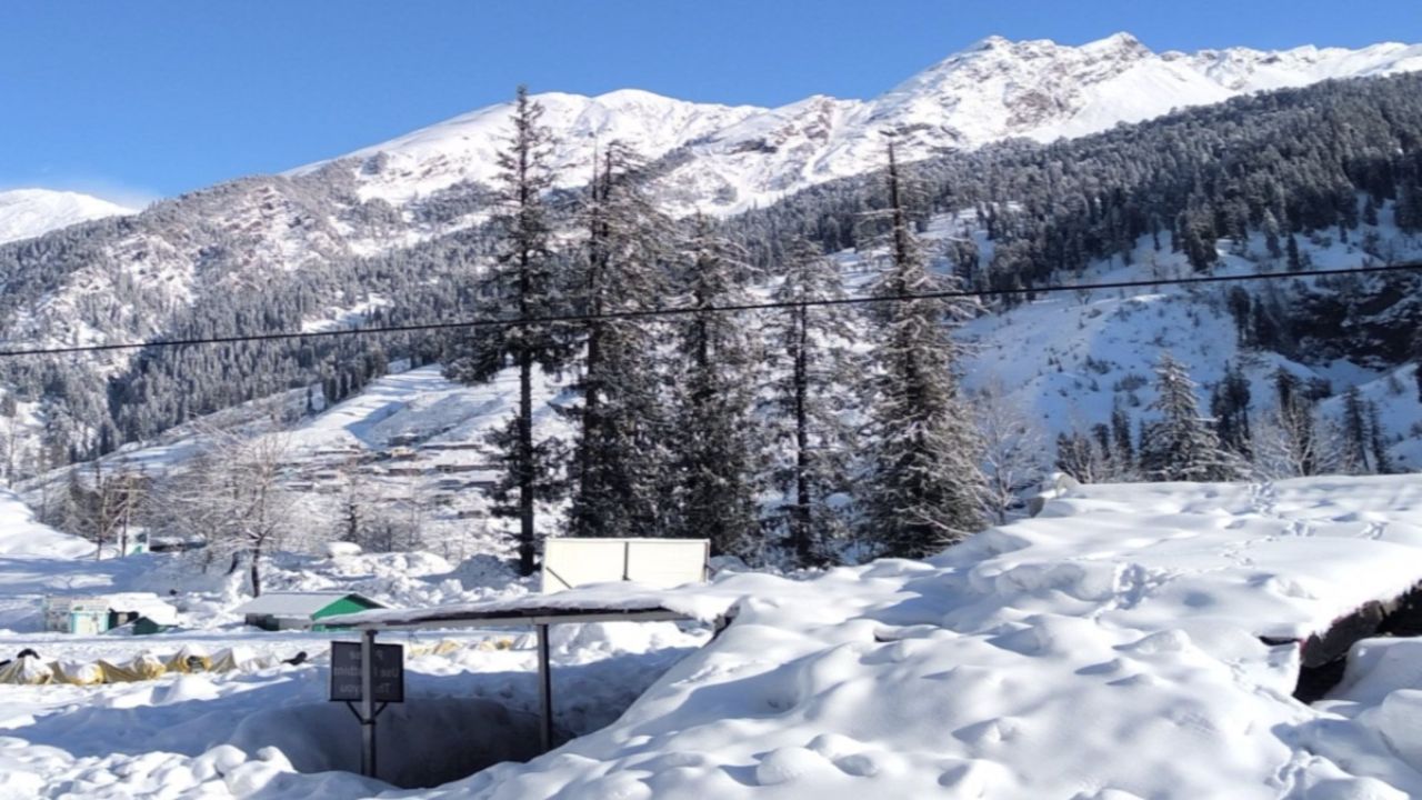 मनाली-शिमला में बर्फबारी से परेशानी, वेकेशन के लिए सिक्किम की ये जगह है बेस्ट