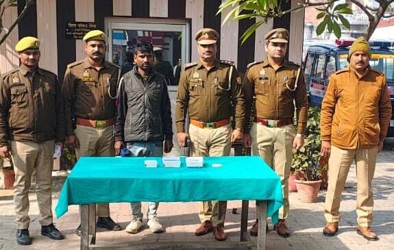 Raebareli Crime: रायबरेली में घर में चोरी की वारदात, पीड़िता ने दर्ज कराई शिकायत