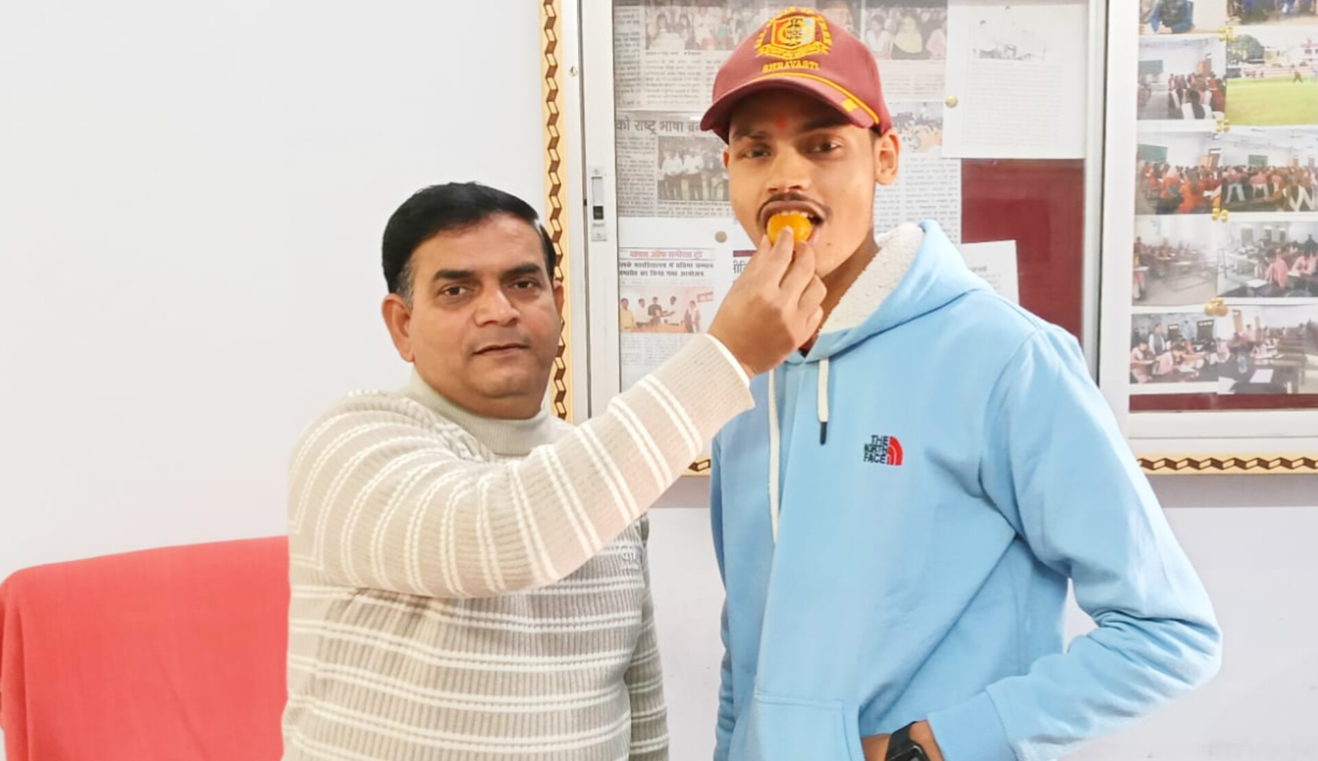 बलरामपुर के शिवनाथ गोस्वामी बने अग्निवीर, भारतीय नौसेना में चयन से कॉलेज में खुशी