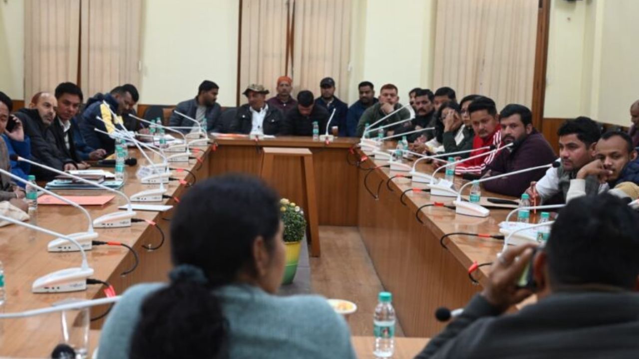 छोटा कैलाश मंदिर मेला बना प्रशासन की परीक्षा, महाशिवरात्रि से पहले सुरक्षा व्यवस्था पर मंथन; जानिये किन विषयों पर हुई चर्चा