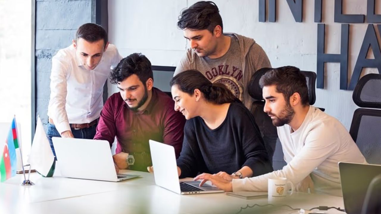 गूगल का स्टूडेंट रिसर्चर प्रोग्राम उन छात्रों के लिए है जो रिसर्च और साइंस में रुचि रखते हैं। बैचलर, मास्टर या PhD कर रहे छात्र आवेदन कर सकते हैं। कंप्यूटर साइंस, स्टैटिस्टिक्स, मैथमेटिक्स, इकोनॉमिक्स और नेचुरल साइंस जैसे विषयों की पढ़ाई करने वाले स्टूडेंट्स को इसमें प्राथमिकता दी जाएगी।(फोटो सोर्स- इंटरनेट) गूगल का स्टूडेंट रिसर्चर प्रोग्राम उन छात्रों के लिए है जो रिसर्च और साइंस में रुचि रखते हैं। बैचलर, मास्टर या PhD कर रहे छात्र आवेदन कर सकते हैं। कंप्यूटर साइंस, स्टैटिस्टिक्स, मैथमेटिक्स, इकोनॉमिक्स और नेचुरल साइंस जैसे विषयों की पढ़ाई करने वाले स्टूडेंट्स को इसमें प्राथमिकता दी जाएगी।(फोटो सोर्स- इंटरनेट)