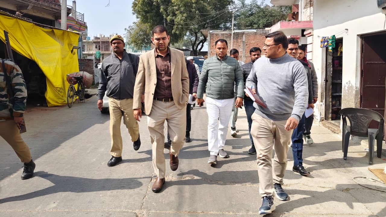 कौशांबी: जल आपूर्ति और साफ-सफाई को लेकर जिलाधिकारी का सख्त निर्देश, जानिए क्या बदलेगा अमृत-02 परियोजना में?