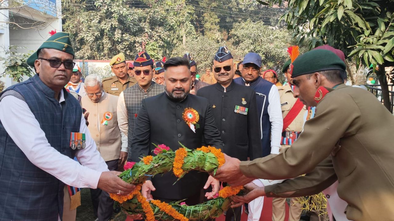 Kushinagar: जिला सैनिक कल्याण कार्यालय परिसर में धूमधाम से मनाया गया गणतंत्र दिवस