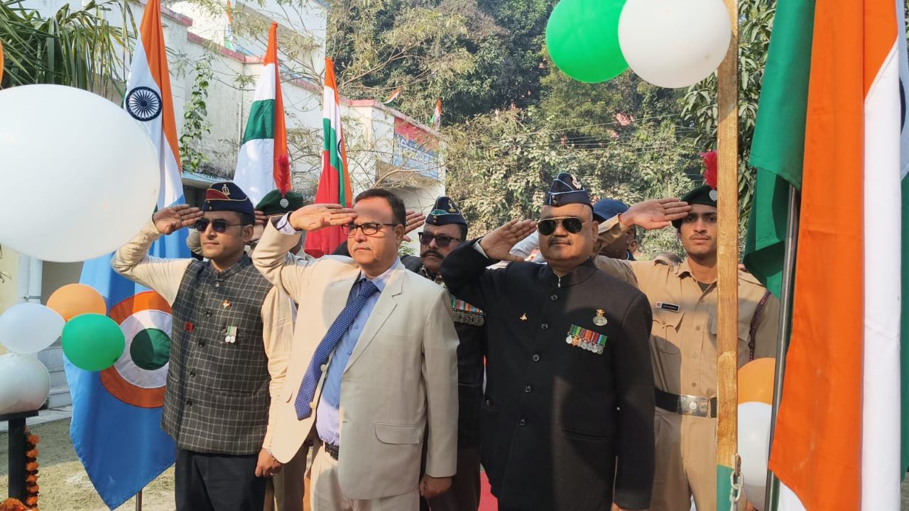 Kushinagar: जिला सैनिक कल्याण कार्यालय परिसर में धूमधाम से मनाया गया गणतंत्र दिवस