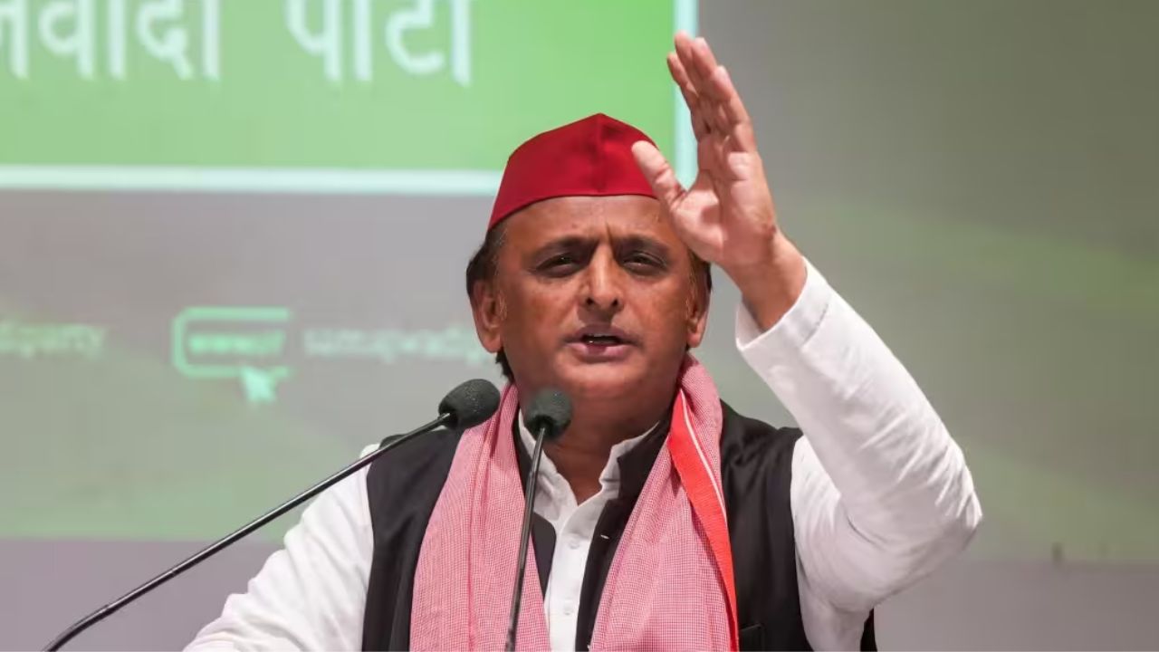 UP Politics: अखिलेश यादव ने राष्ट्रवाद को लेकर बीजेपी पर कसा ये तंज