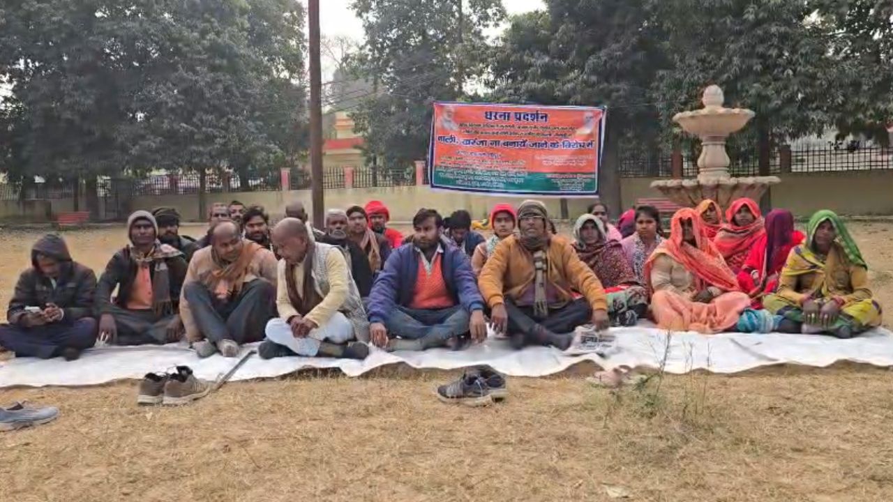 Uttar Pradesh: मैनपुरी में जलभराव को लेकर जनता में आक्रोश, दी ये चेतावनी